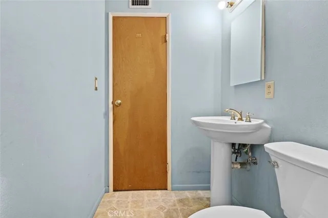 $950,000 | 9825 Tujunga Canyon Place, Tujunga, CA 91042