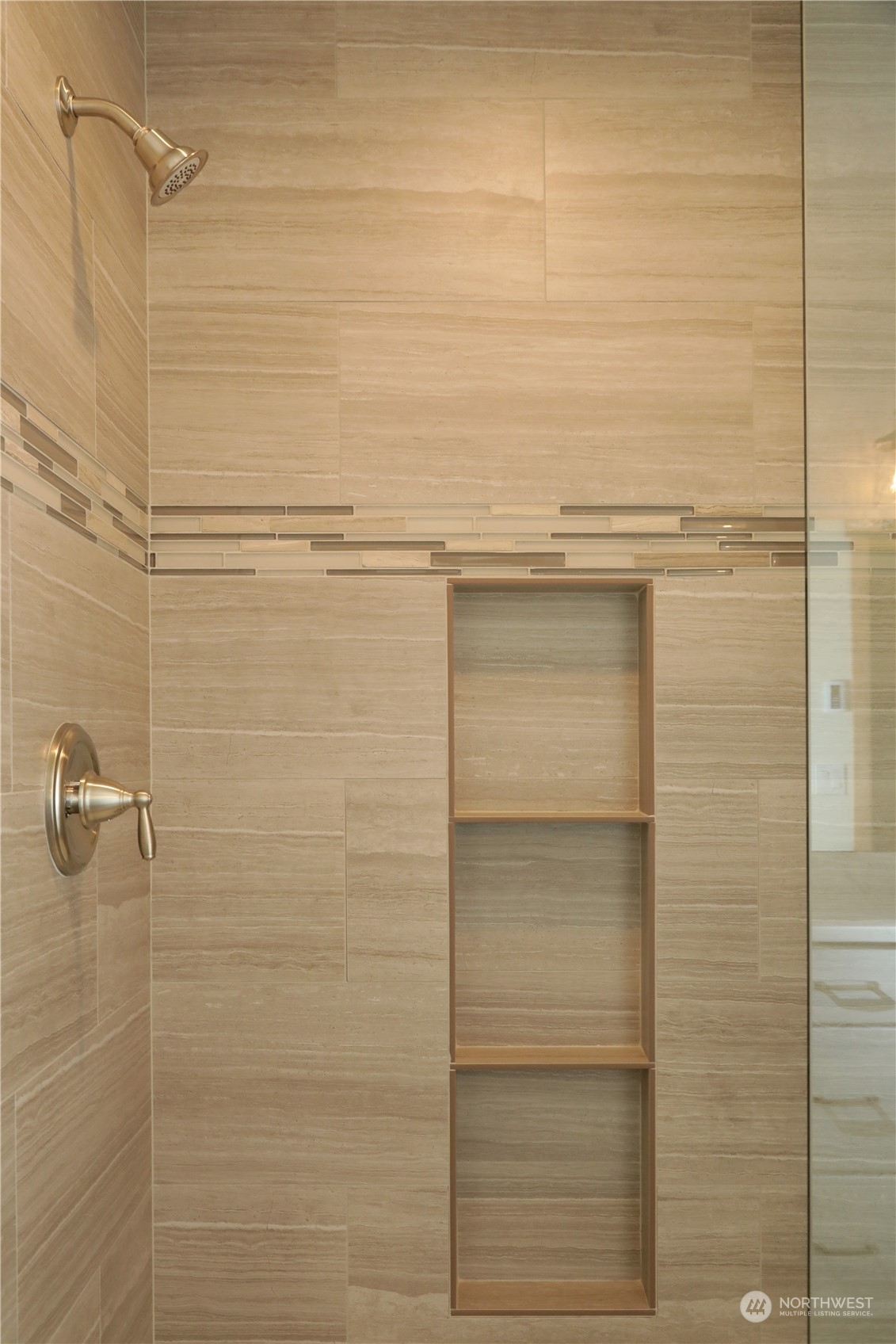 5015 Eagle Ridge Drive Freeland, WA 98249 - Photo 27 of 28 a bathroom with a shower