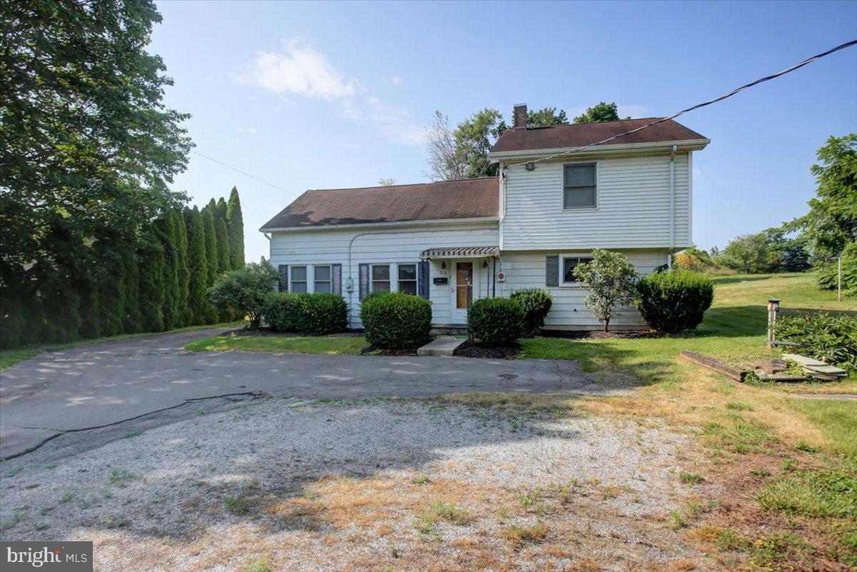 312 Roxbury Road Shippensburg, PA 17257 - Photo 4 of 42 Gallery Image 4