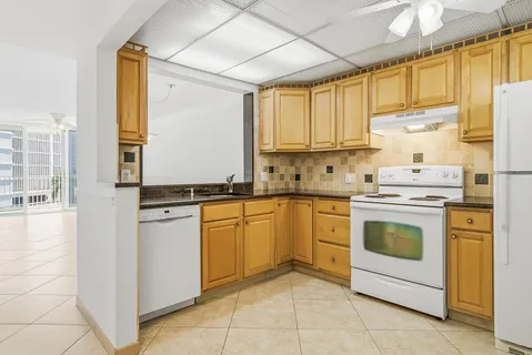 $429,555 | 3580 South Ocean Boulevard, Unit 4C, South Palm Beach, FL 33480