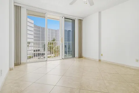 $429,555 | 3580 South Ocean Boulevard, Unit 4C, South Palm Beach, FL 33480