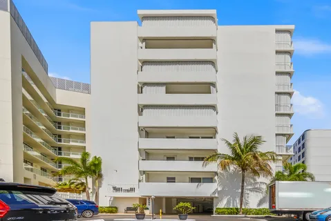 $429,555 | 3580 South Ocean Boulevard, Unit 4C, South Palm Beach, FL 33480