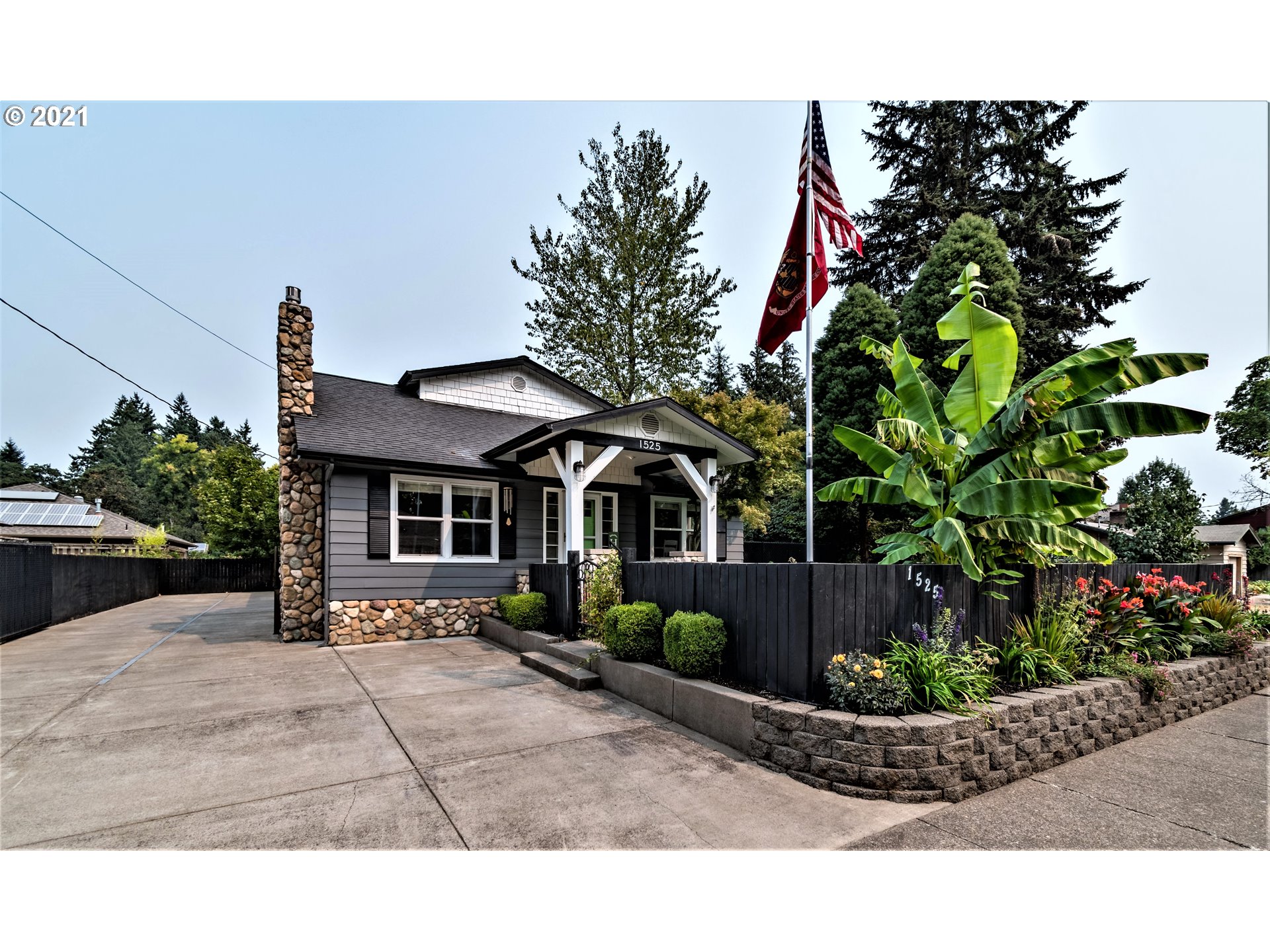 1525 Cal Young Road Eugene, OR 97401 - Photo 1 of 32 Gallery Image 1