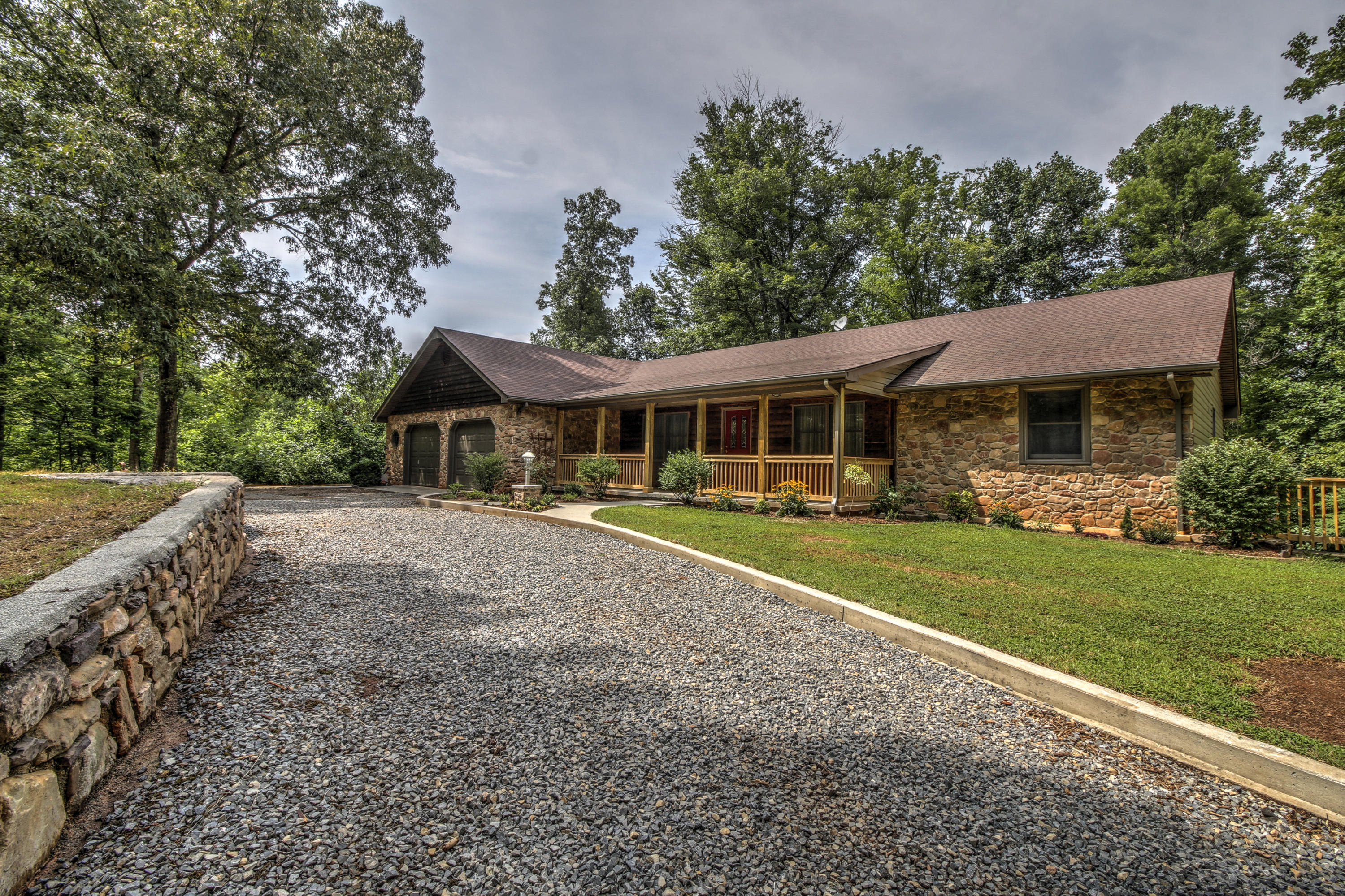 3114 Nemmo Road Vinton, VA 24179 - Photo 2 of 47 _MG_0807_8_9