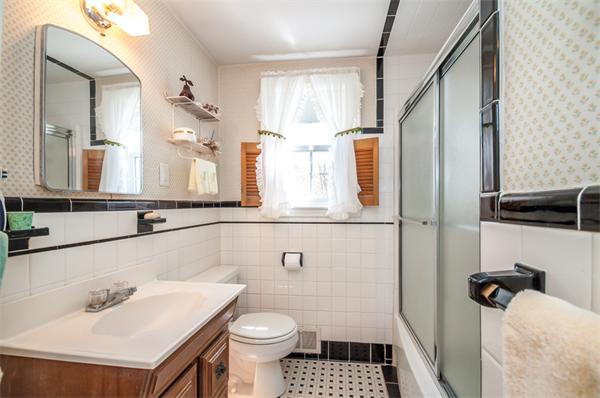 56 Tennyson Road Reading, MA 01867 - Photo 13 of 30 Gallery Image 13