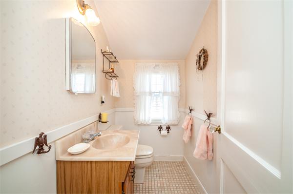 56 Tennyson Road Reading, MA 01867 - Photo 17 of 30 Gallery Image 17