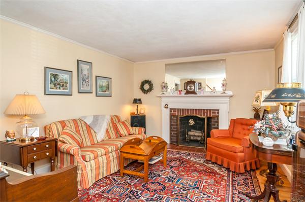 56 Tennyson Road Reading, MA 01867 - Photo 3 of 30 Gallery Image 3