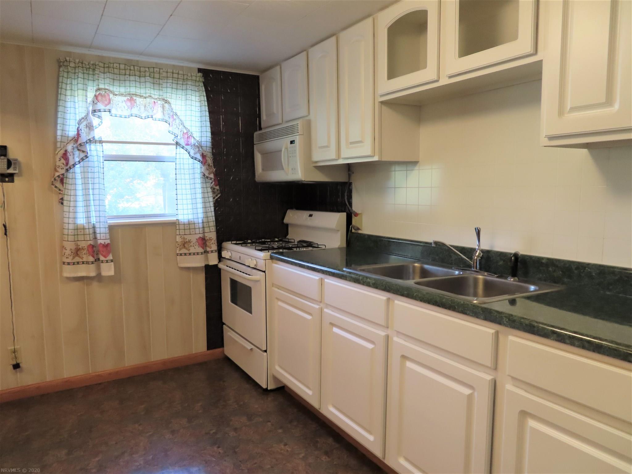 5607 Roanoke Road Shawsville, VA 24162 - Photo 11 of 38 Gallery Image 11