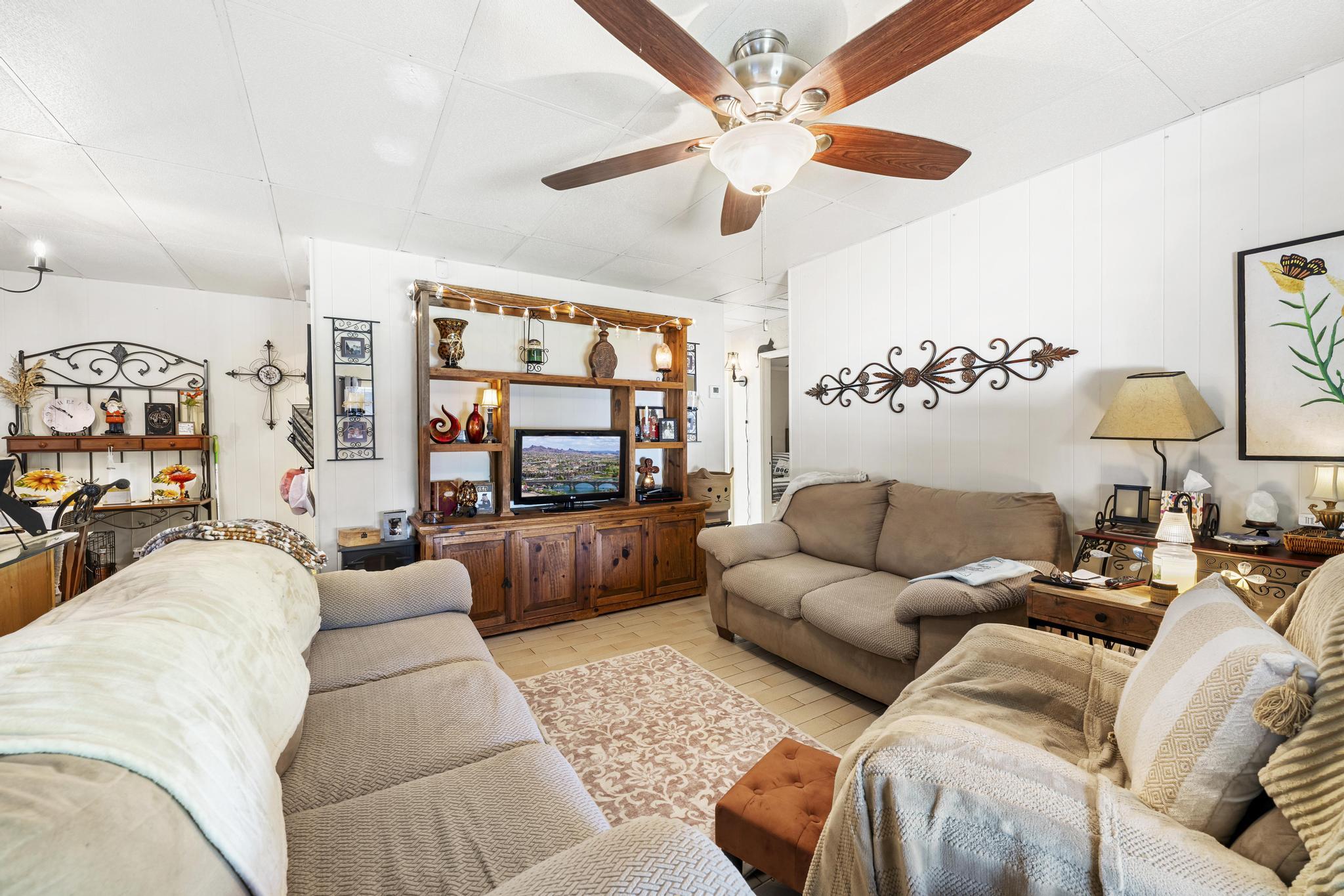 3032 Stanford Road West Palm Beach, FL 33405 - Photo 12 of 33 Living Room