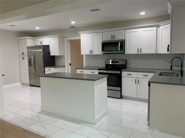 $4,300 | 1524 18th Avenue North, St. Petersburg, FL 33704