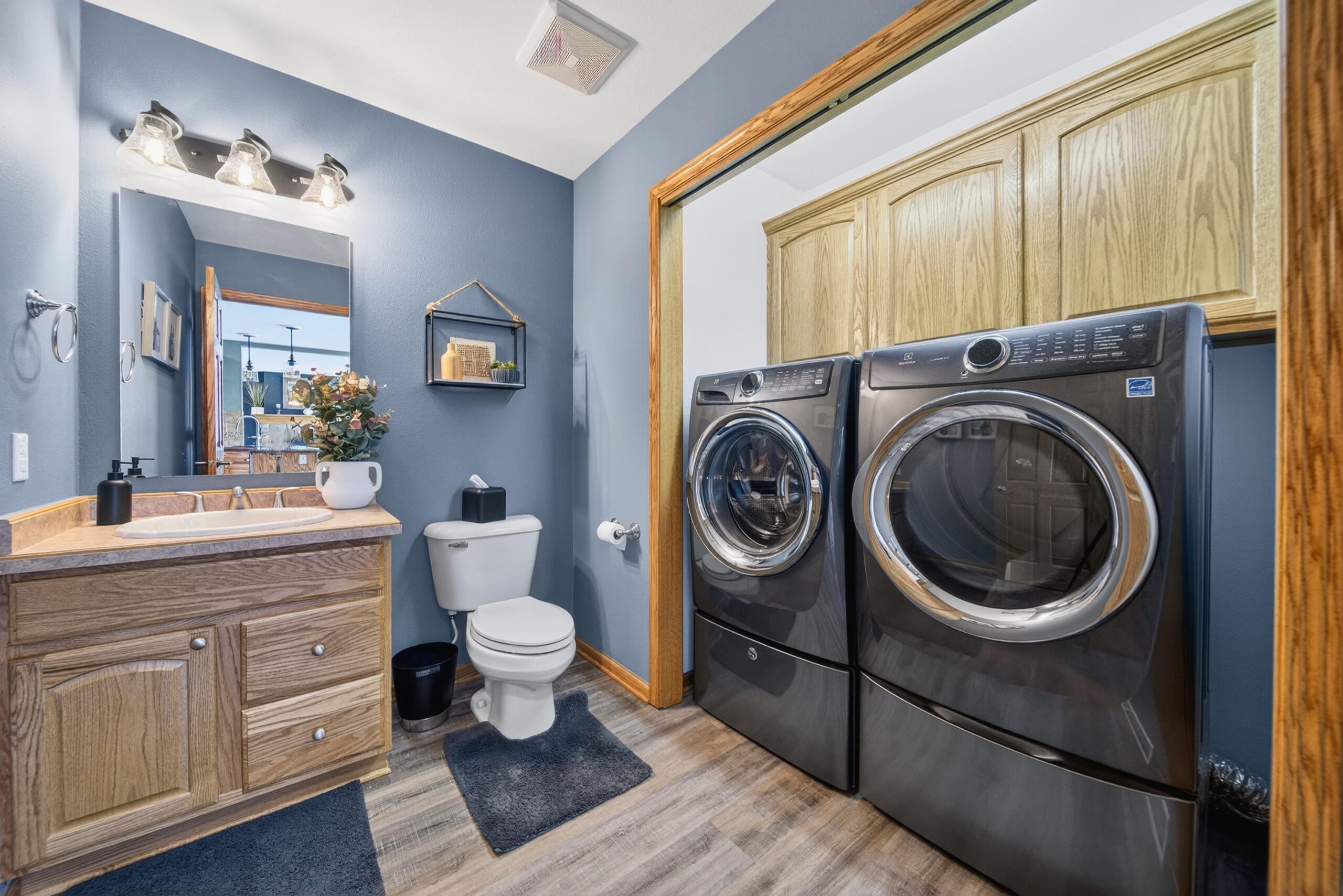 1831 Mapletree Road Howards Grove, WI 53083 - Photo 11 of 28 11-Laundry Room