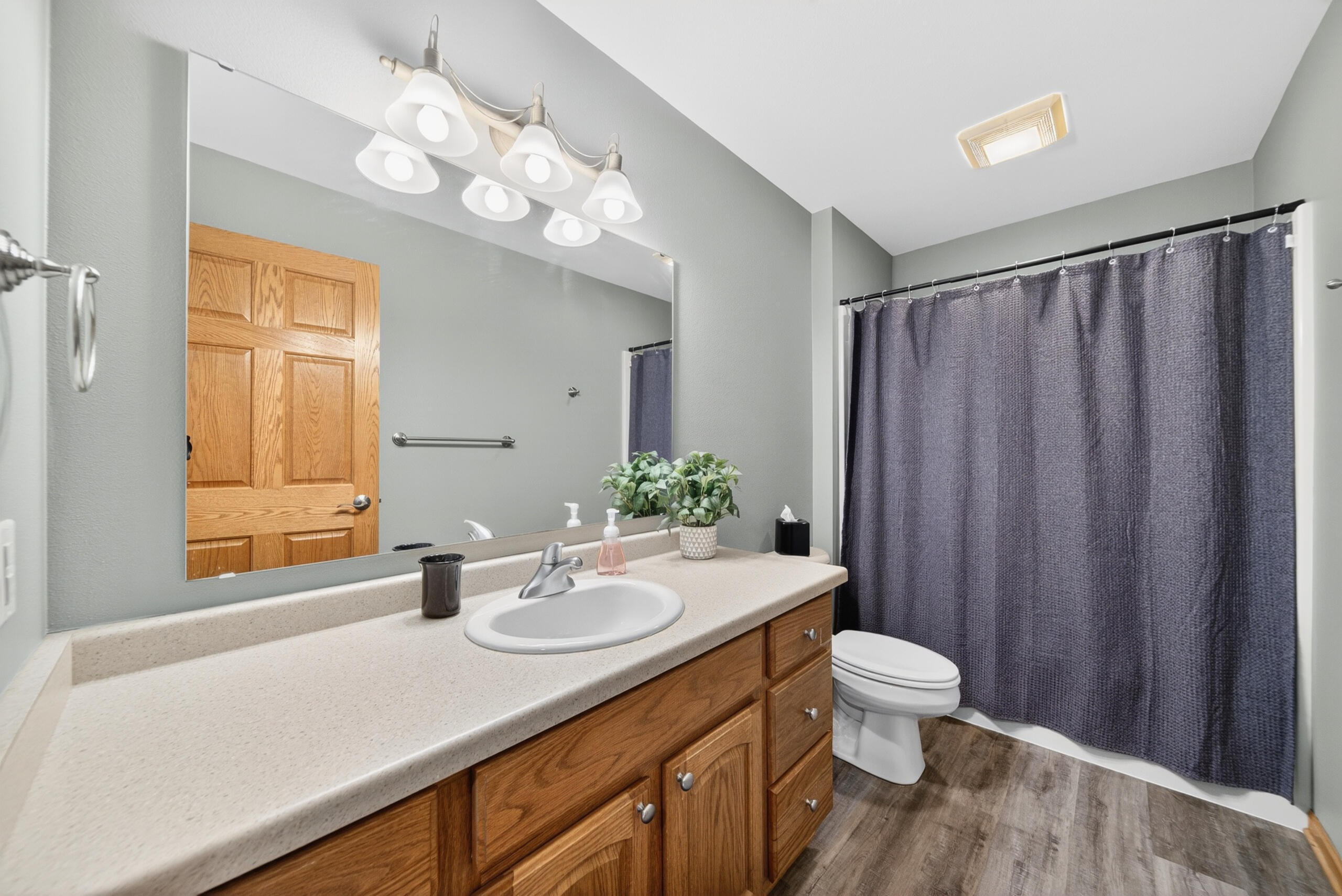 1831 Mapletree Road Howards Grove, WI 53083 - Photo 19 of 28 19-Upstairs Bathroom