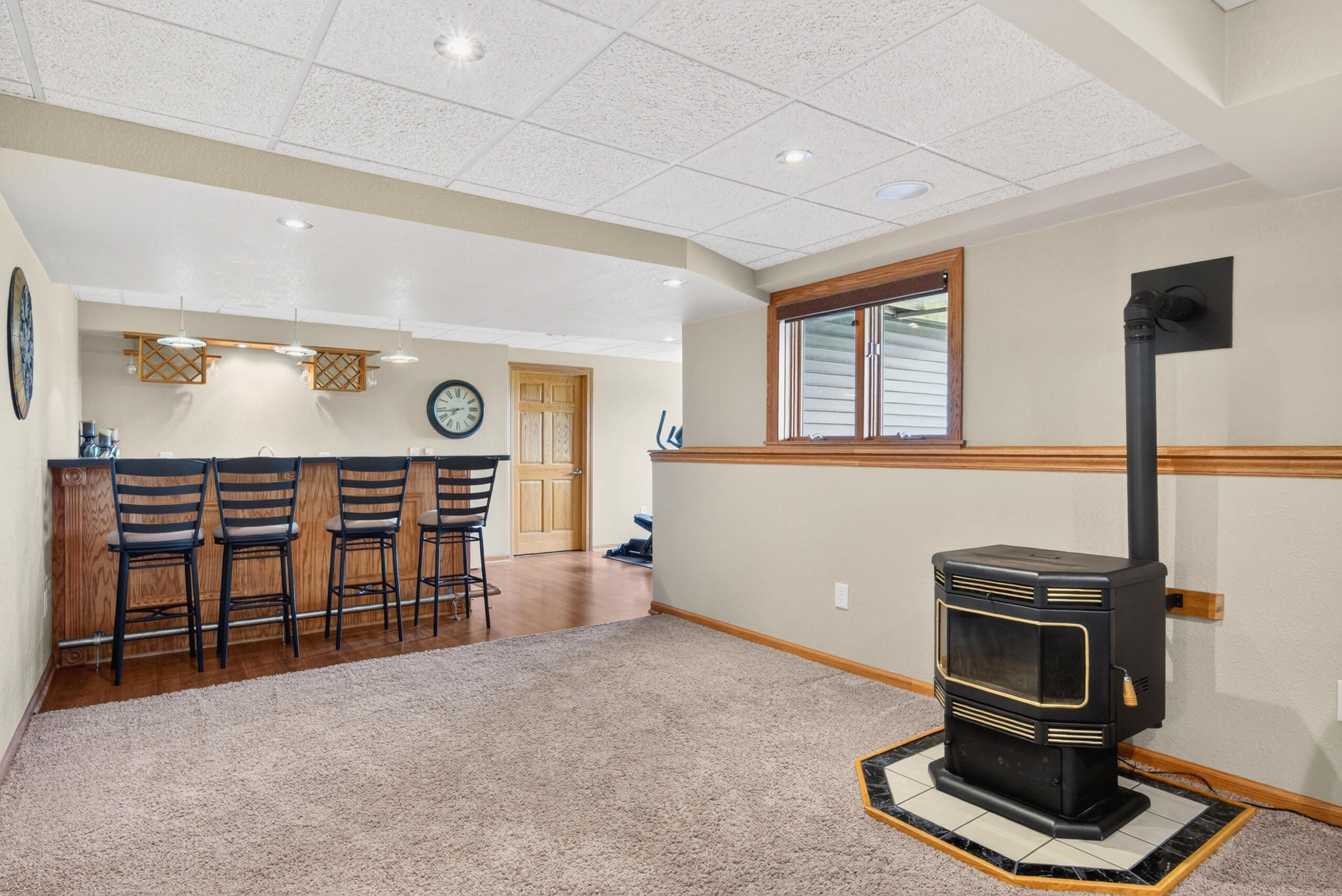 1831 Mapletree Road Howards Grove, WI 53083 - Photo 21 of 28 21-Basement Bar