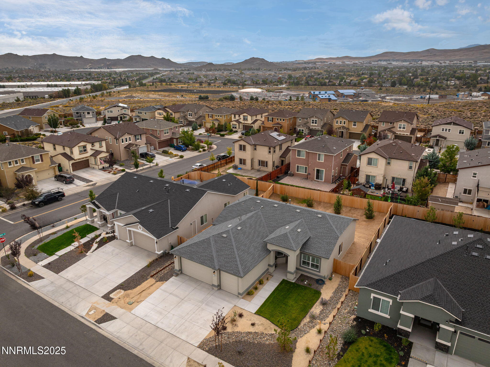 11006 Athabasca Drive Reno, NV 89506 - Photo 7 of 31 5-web-or-mls-DJI_0478