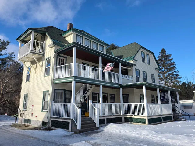 $325,000 | 32 Wesley Drive, St. Johnsbury, VT 05819
