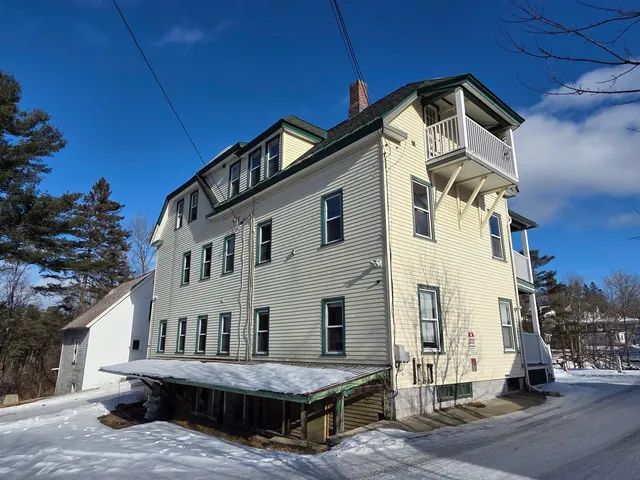 $325,000 | 32 Wesley Drive, St. Johnsbury, VT 05819