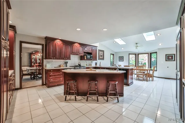 $669,900 | 8205 Clarherst Drive, Clarence, NY 14051