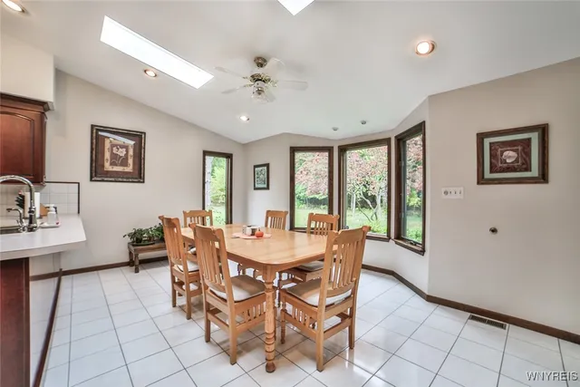 $669,900 | 8205 Clarherst Drive, Clarence, NY 14051