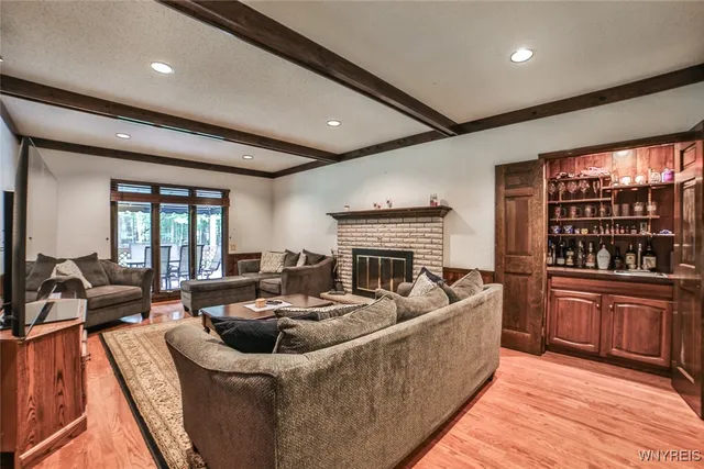 $669,900 | 8205 Clarherst Drive, Clarence, NY 14051