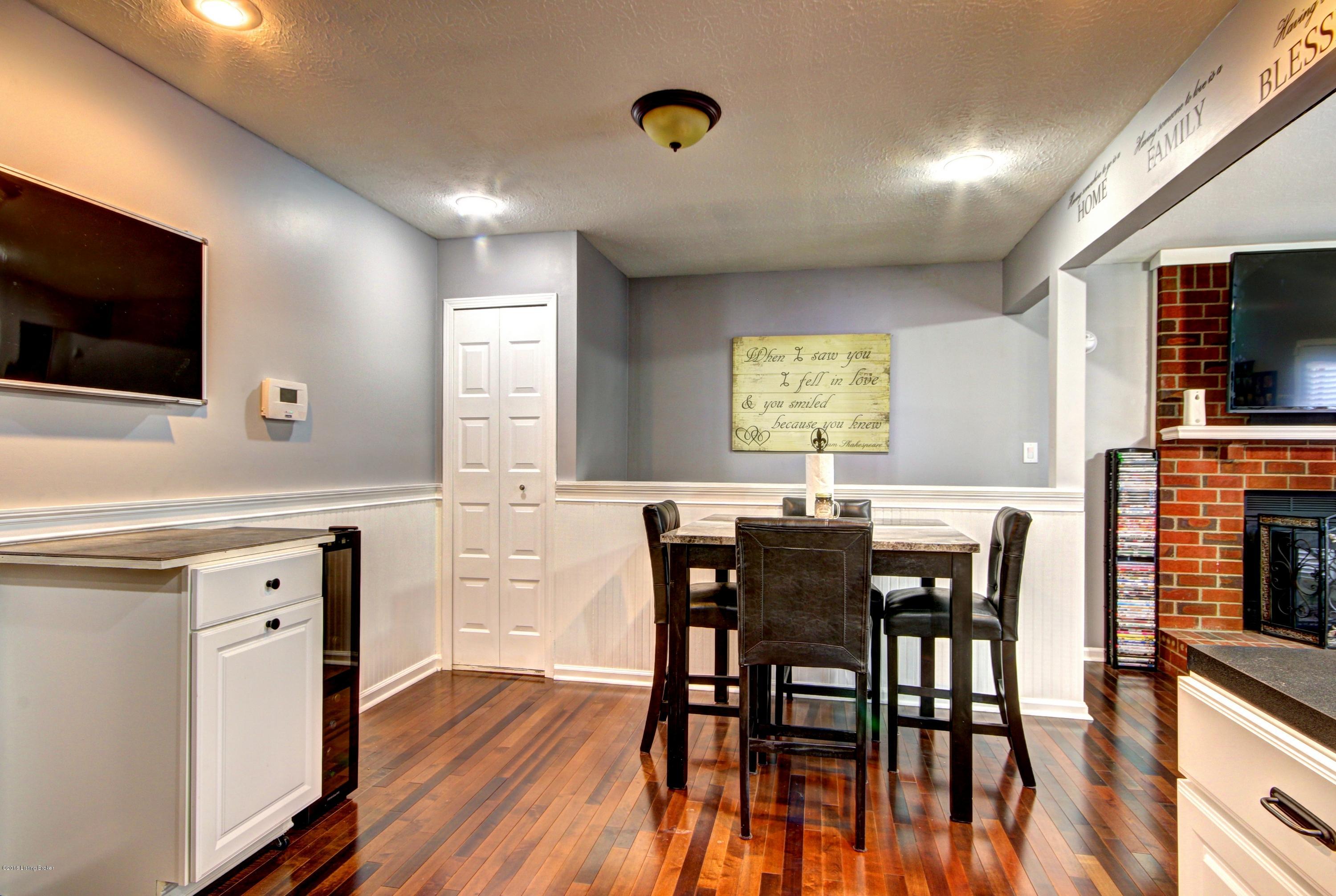 4309 Seagrape Road Jeffersontown, KY 40299 - Photo 7 of 32 Dining area of the eat in kitchen.