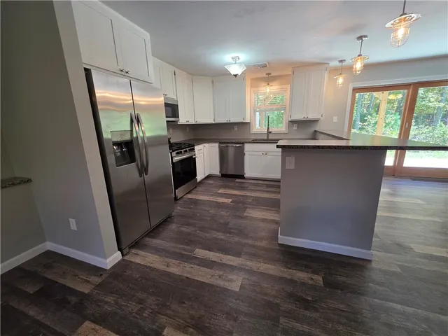 $629,900 | 302 Chopmist Hill Road, Glocester, RI 02814