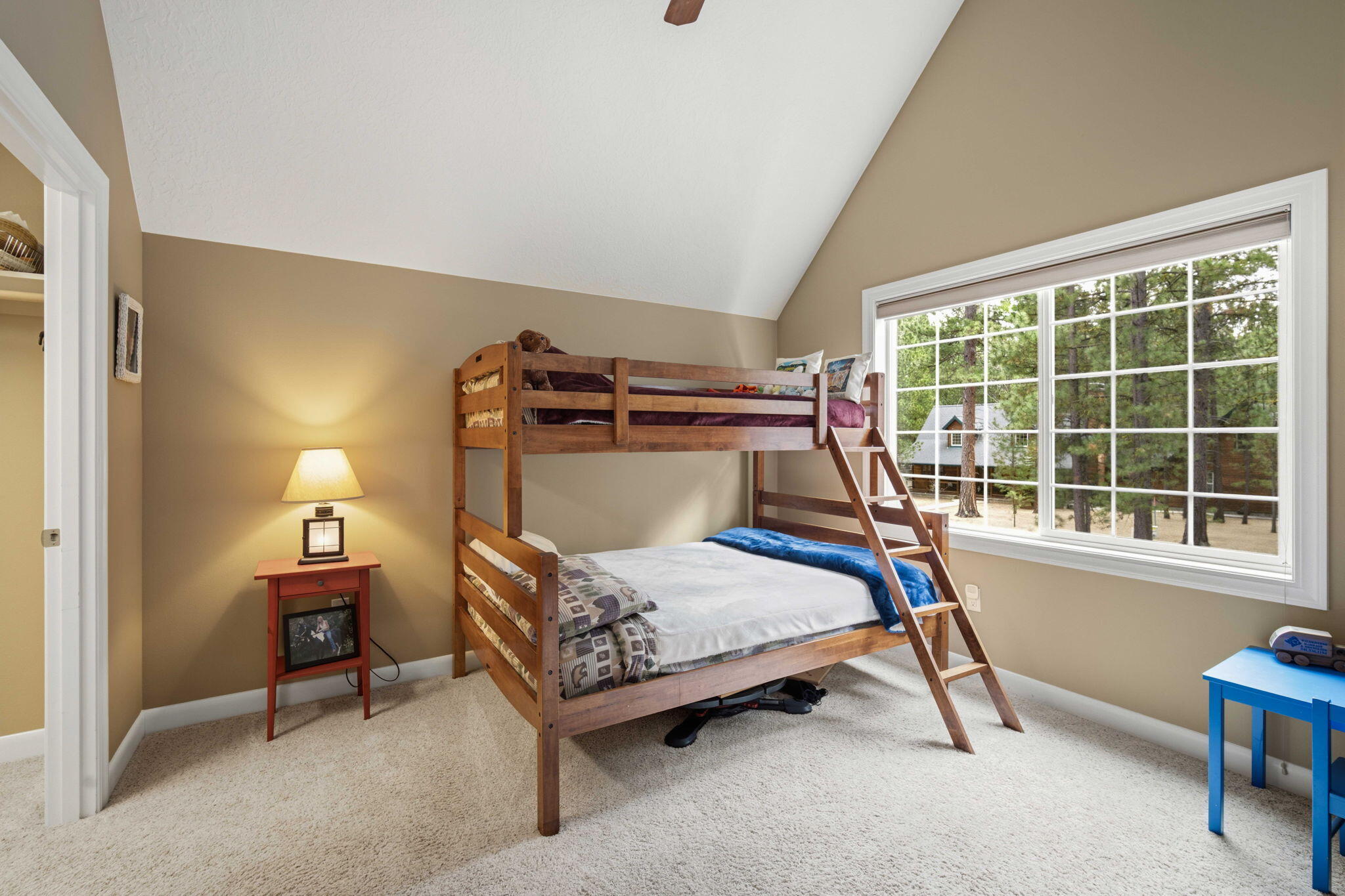 14234 Whitewater Loop La Pine, OR 97739 - Photo 28 of 62 Second bedroom, valuted ceiling