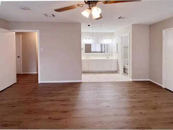$2,000 | 3122 Windmill Street, Sugar Land, TX 77479