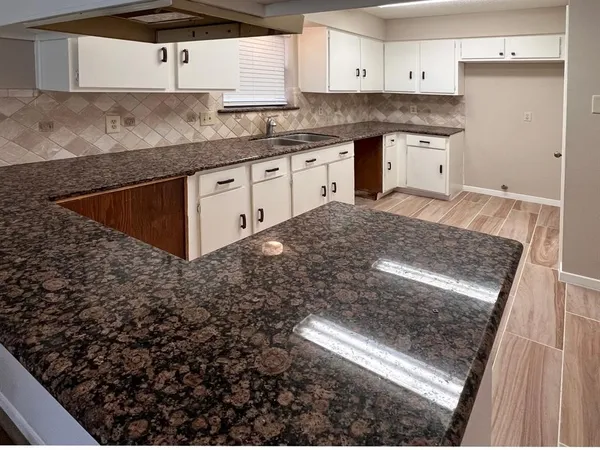 $2,000 | 3122 Windmill Street, Sugar Land, TX 77479