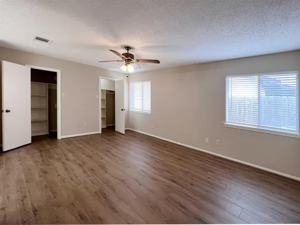 $2,000 | 3122 Windmill Street, Sugar Land, TX 77479