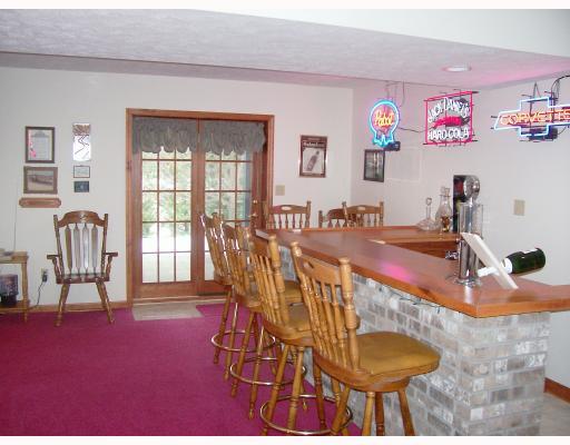 526 Howell Street Elizabeth, PA 15037 - Photo 8 of 8 Den/Family/Great Room.