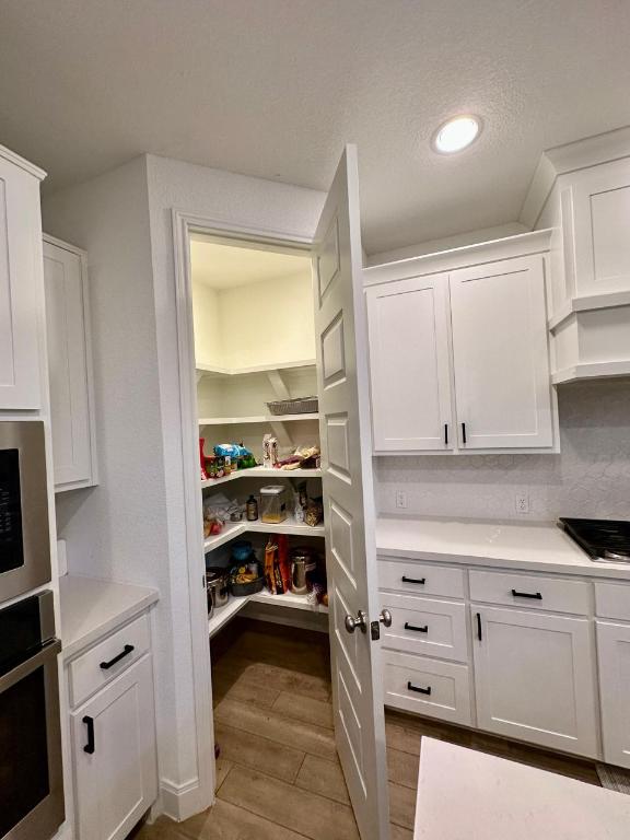 1113 Scenic Grn Loop Georgetown, TX 78628 - Photo 14 of 38