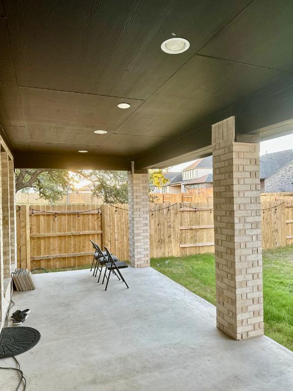 1113 Scenic Grn Loop Georgetown, TX 78628 - Photo 29 of 38 a view of livingroom with furniture