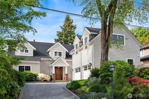 $3,895,000 | 10910 Northeast 18th Place, Bellevue, WA 98004