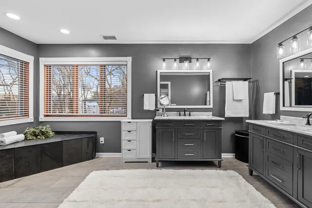 $700,000 | 1005 Hilary Lane, Cary, IL 60013