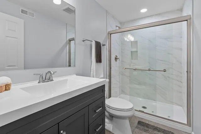 $700,000 | 1005 Hilary Lane, Cary, IL 60013