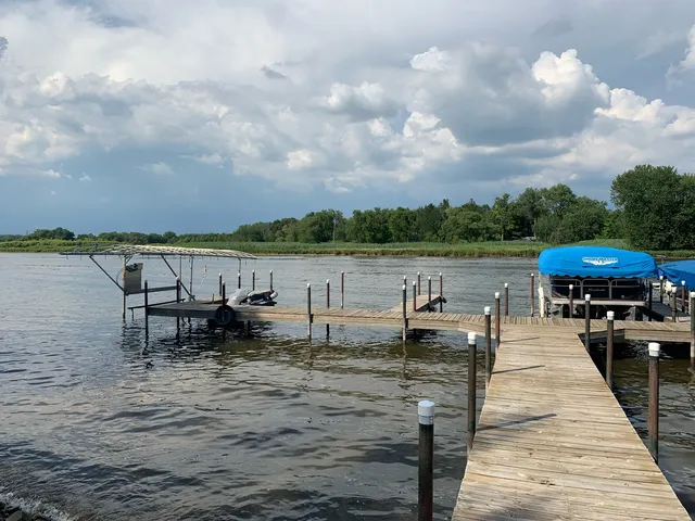 $700,000 | 1005 Hilary Lane, Cary, IL 60013