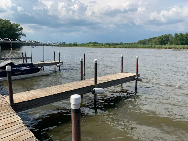 $700,000 | 1005 Hilary Lane, Cary, IL 60013