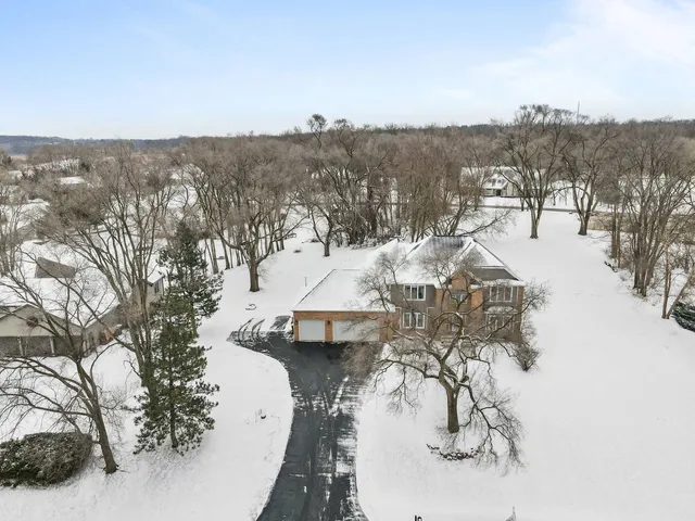 $700,000 | 1005 Hilary Lane, Cary, IL 60013