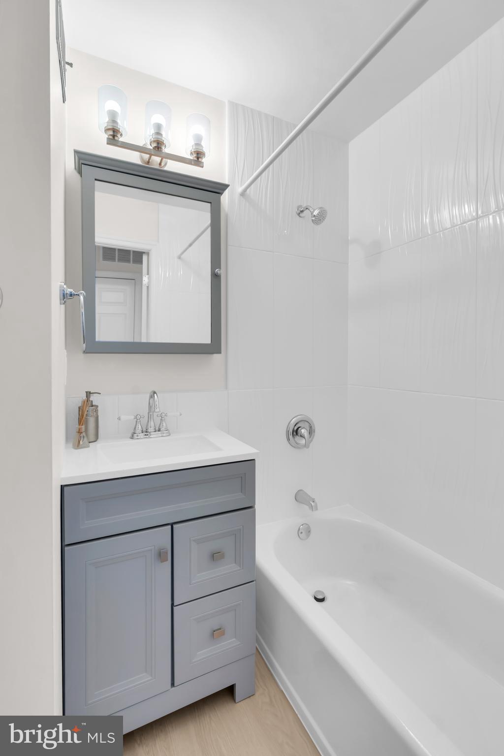 26 Timber Rock Road Gaithersburg, MD 20878 - Photo 18 of 35 Bathroom