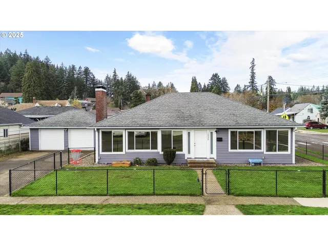 $355,000 | 1038 3rd Avenue, Sweet Home, OR 97386
