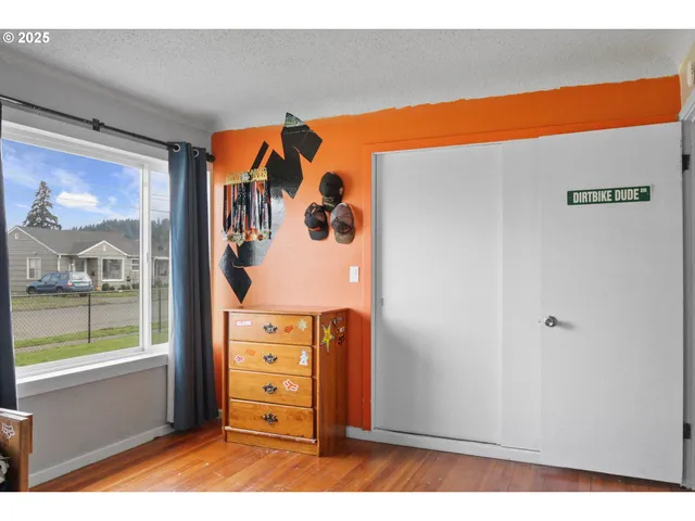 $355,000 | 1038 3rd Avenue, Sweet Home, OR 97386