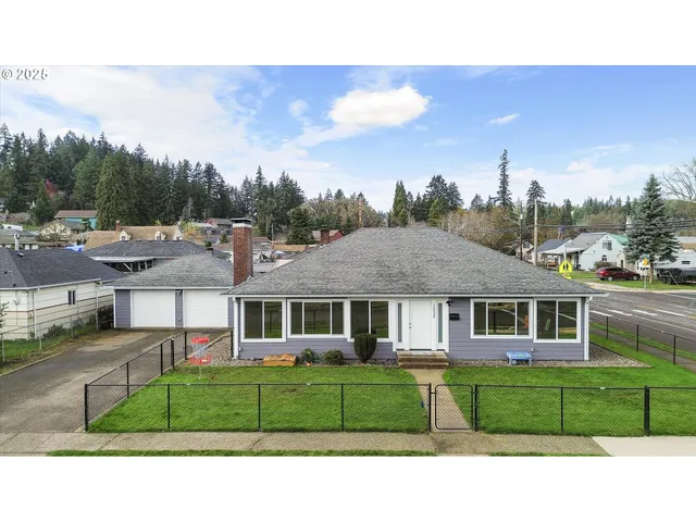 $355,000 | 1038 3rd Avenue, Sweet Home, OR 97386