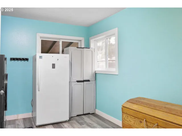 $355,000 | 1038 3rd Avenue, Sweet Home, OR 97386