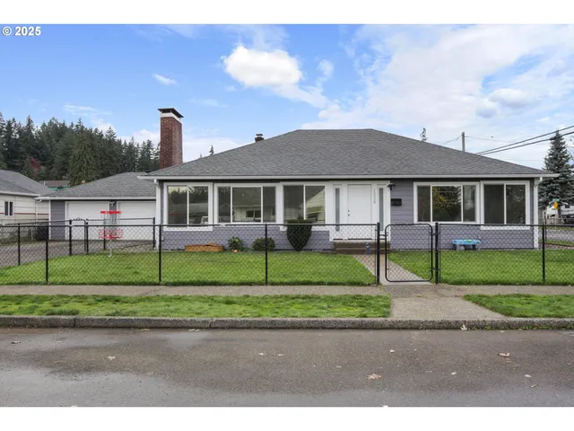 $355,000 | 1038 3rd Avenue, Sweet Home, OR 97386