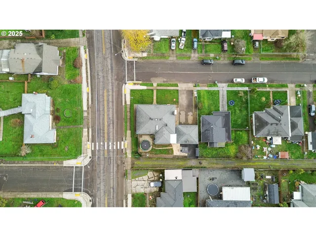 $355,000 | 1038 3rd Avenue, Sweet Home, OR 97386