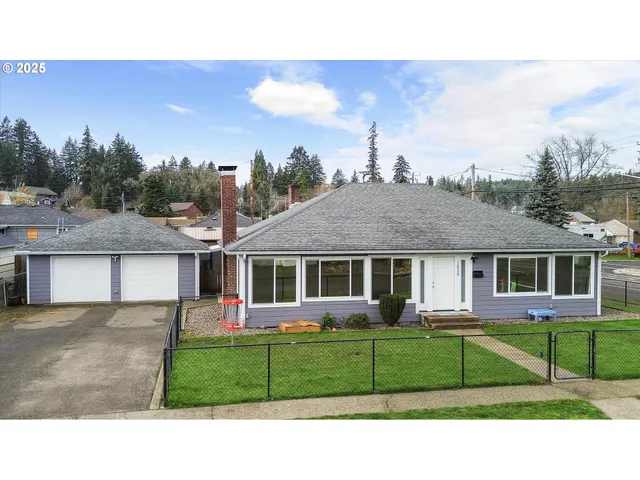 $355,000 | 1038 3rd Avenue, Sweet Home, OR 97386