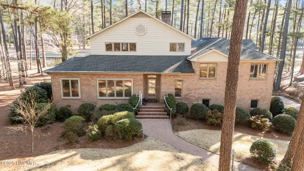 $895,000 | 17 McMichael Drive, Pinehurst, NC 28374