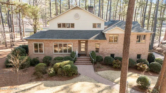 $935,000 | 17 McMichael Drive, Pinehurst, NC 28374
