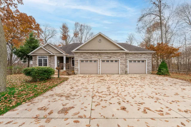 $599,999 | 14807 Huyck Lake Lane, Marcellus, MI 49067