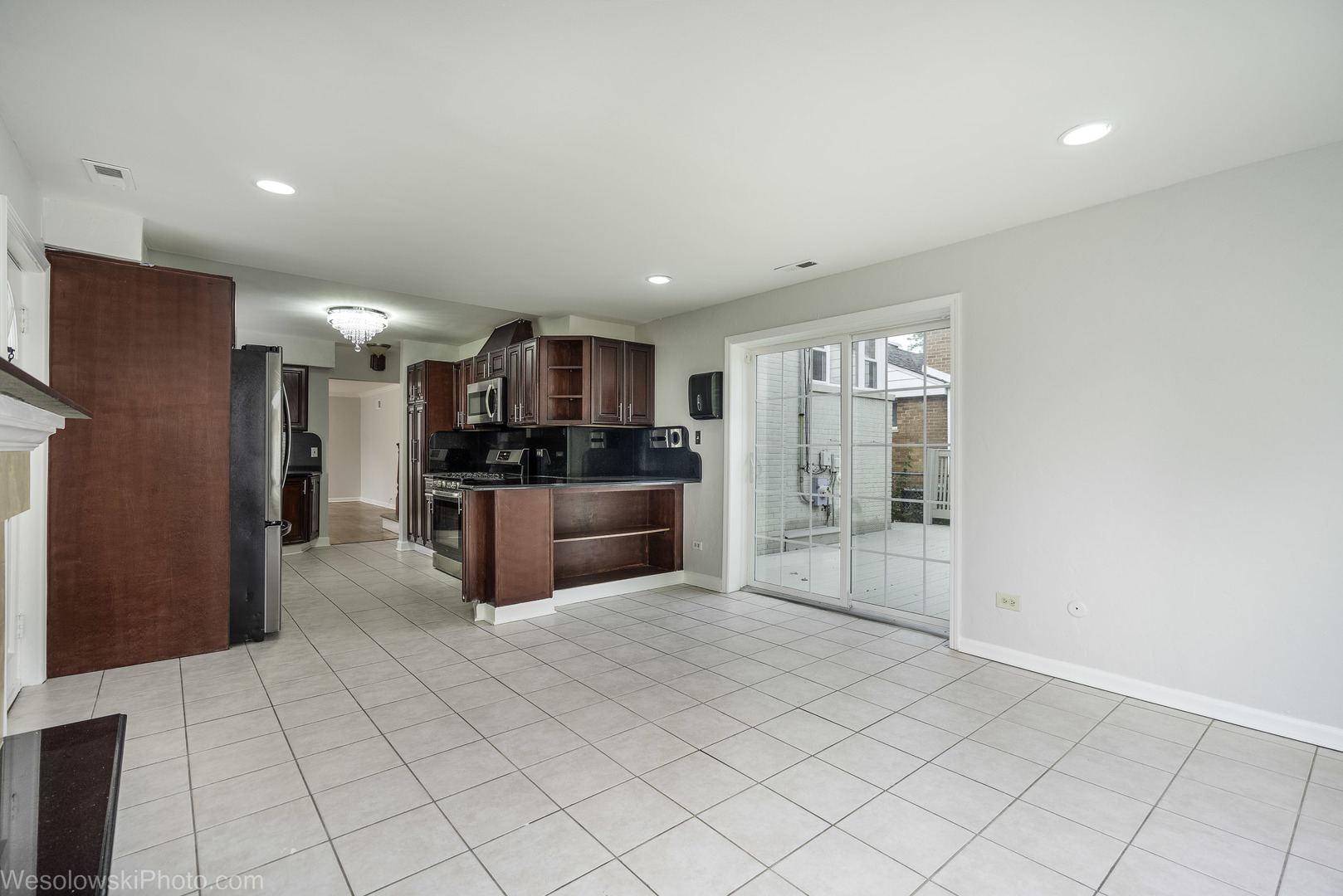 7261 East Prairie Road Lincolnwood, IL 60712 - Photo 7 of 38 Gallery Image 7